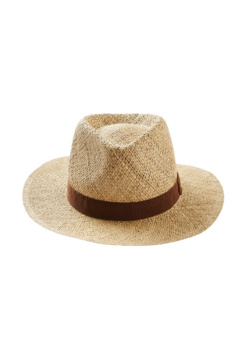 Laaja lieriöinen olkihattu luonnollisessa värissä, jossa on ruskea kangasnauha pohjan ympärillä. Ominaisuuksina on klassinen fedora-muoto ja teksturoitu kudonta.