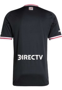 Camiseta deportiva negra con cuello redondo y mangas cortas, diseñada con detalles en rojo y blanco, que presenta "DIRECTV" en blanco en la parte posterior.