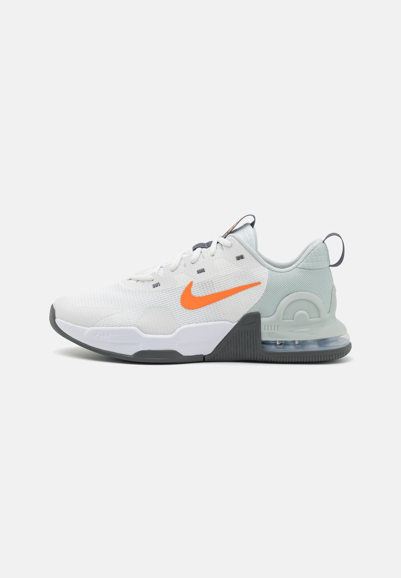 Nike Performance AIR MAX ALPHA TRAINER 5 - Træningssko - summit white/mandarin/light silver/iron grey