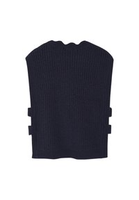 Dunkelblaues Strickkleidungsstück mit strukturiertem Oberflächen, das eine abgerundete Oberseite und seitliche Riemen zum Verschließen aufweist, entworfen für Wärme und Bedeckung.