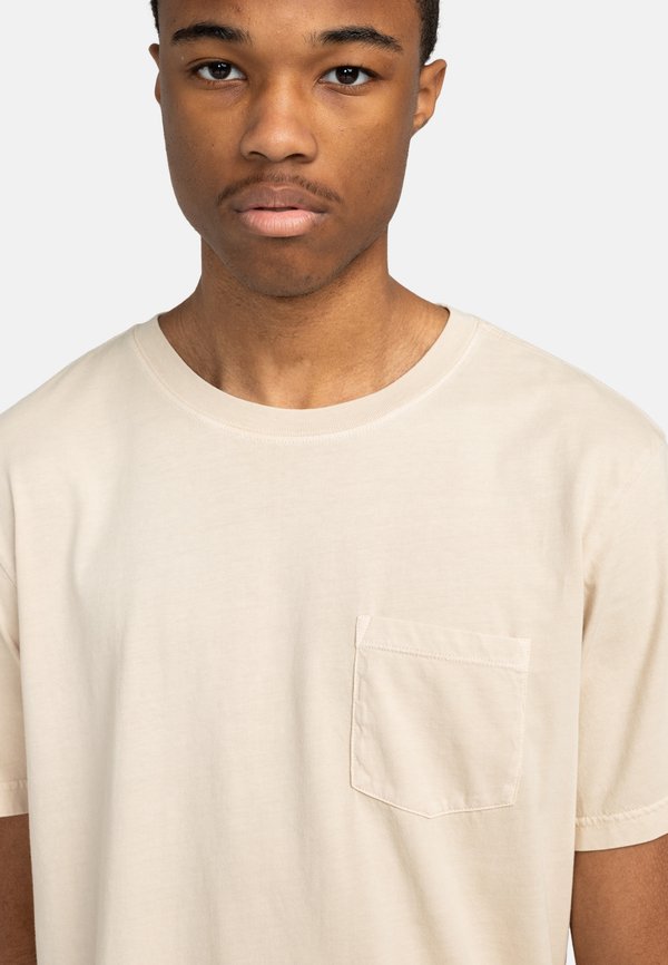 POCKET PIGMENT  - Basic T-shirt - teg3