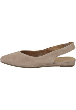 Chaussure plate beige en daim avec bride arrière, bout pointu et petit talon, conçue pour les tenues décontractées ou formelles des femmes.