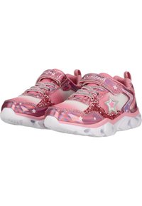 Rosa Sportlich-Schuhe mit glänzender Oberfläche, verziert mit silbernen Glitzerakzenten, Sternmotiven und einem gepolsterten Kragen für zusätzlichen Komfort. Leichtes Design.