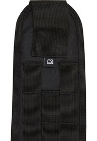 Cojín táctico negro de nylon con correa ajustable. Presenta un patrón en forma de cuadrícula y una etiqueta de logo. Superficie texturizada para un mejor agarre y durabilidad.