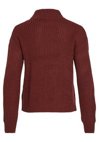 Tummanpunainen paksu neulepusero, jossa on pitkät hihat ja ribattu korkea kaulus, näkyy takaa.