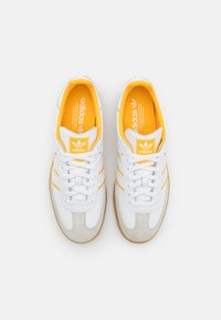 adidas Originals SAMBA OG - Sporta apavi - footwear white/crystal white/crew yellow
