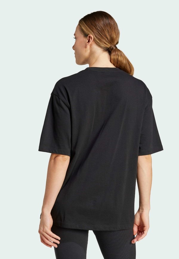 ALL BLACKS ESSENTIALS BOYFRIEND - Print T-shirt3