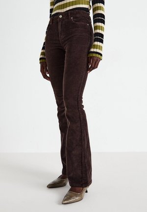 Vero Moda VMFLASH FLARED - Stoffhose - chocolate torte
