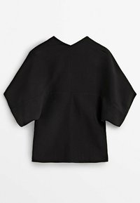Schwarzes Kurzarmoberteil mit einem V-förmigen Rückenausschnitt, locker geschnitten mit glattem Material und minimalen Nahtdetails.