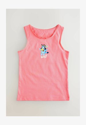 Débardeur sans manches rose en coton. Arbore un chien cartoon bleu avec des fleurs et le texte "Bluey" imprimé sur la poitrine. Texture douce.