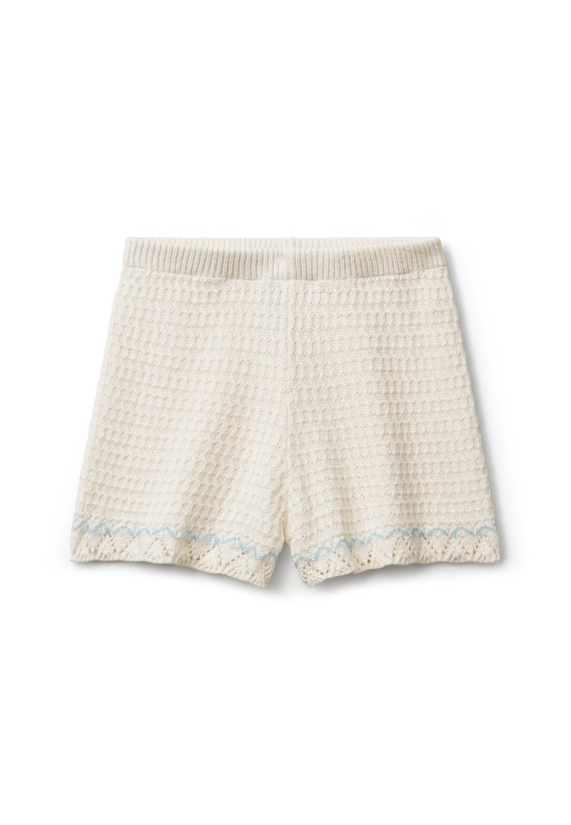 Shorts bianchi a maglia strutturata con vita elasticizzata a coste e dettagli in pizzo blu chiaro a forma di scallop lungo l'orlo.