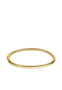 Brazalete de metal chapado en oro con un diseño redondo y suave, y un discreto mecanismo de cierre. Presenta un acabado pulido y un estilo minimalista.