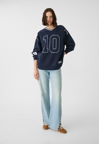 Stradivarius WITH STAR AND NUMBER   - Felpa - mottled dark blue
