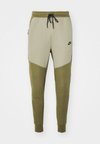 Calças de fato de treino - medium olive/light army/black