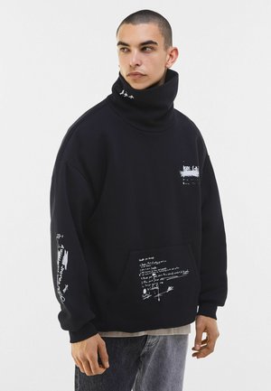 MIT ROLLKRAGEN - Sweatshirt - black