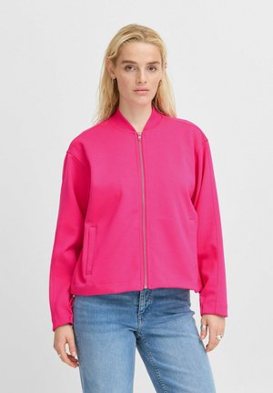 Fuchsia bomberjack met ritsluiting, geribbelde kraag en zijzakken, gemaakt van een gladde, lichte stof, met lange mouwen.