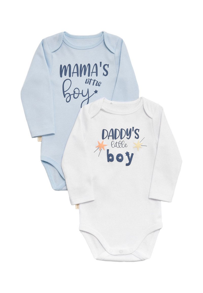 Dos bodies de manga larga: uno en azul claro con el texto "El niño de MAMA" y otro en blanco con el texto "El niño de PAPÁ", ambos en color navy.