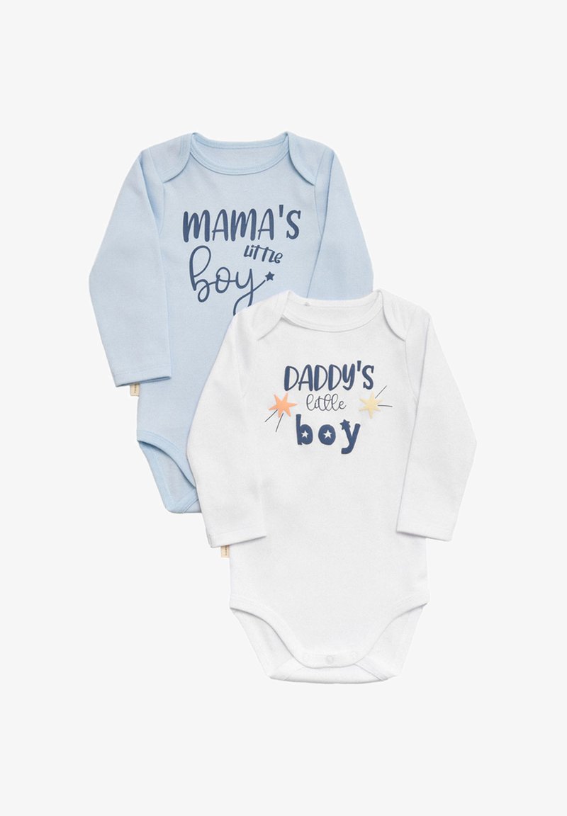 Dos bodies de manga larga: uno en azul claro con el texto "El niño de MAMA" y otro en blanco con el texto "El niño de PAPÁ", ambos en color navy.