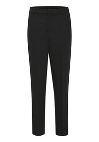 Pantaloni neri con vestibilità sartoriale, caratterizzati da una texture liscia, passanti per la cintura e pieghe lungo la parte anteriore e posteriore.