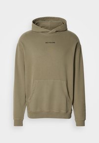 Olijfgroene sweatshirt met capuchon, voorzien van een voorzak en de tekst "MARC O’POLO DENIM" gecentreerd onder de halslijn.