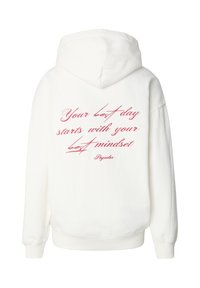 Sudadera blanca con capucha ajustable con cordón y puños acanalados. Presenta un texto en cursiva rojo en la espalda: "Tu mejor día comienza con tu mejor mentalidad."