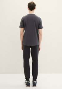 TOM TAILOR DENIM Pantalones - coal grey