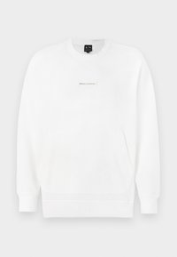 Sudadera blanca de manga larga con cuello redondo, bolsillo frontal y etiqueta "Armani Exchange" centrada en el pecho.