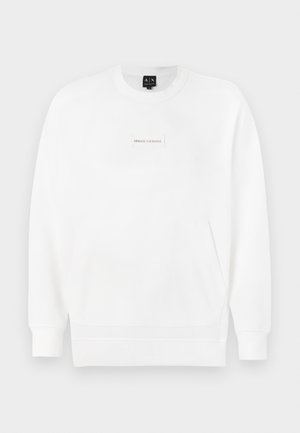 Sudadera blanca de manga larga con cuello redondo, bolsillo frontal y etiqueta "Armani Exchange" centrada en el pecho.