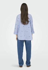 ONLY ONLNEW LINA GRACE NOOS - Button-down blouse - brunnera blue