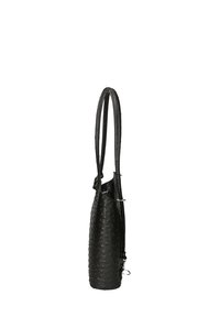 Borsa a tracolla in pelle intrecciata nera con due manici lunghi, forma cilindrica allungata, superficie testurizzata e sottili dettagli metallici.