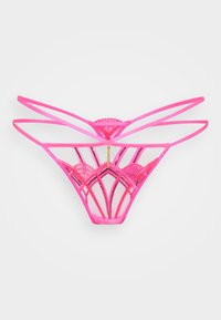 Roze kanten string met dubbele zijkooien en een gouden kettingdetail in het midden aan de voorkant op een witte achtergrond.