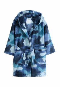 Rochie de baie cu glugă dintr-un material moale și pufoasă; prezintă un model abstract în nuanțe de albastru și verde teal, două buzunare frontale și un cordon asortat.