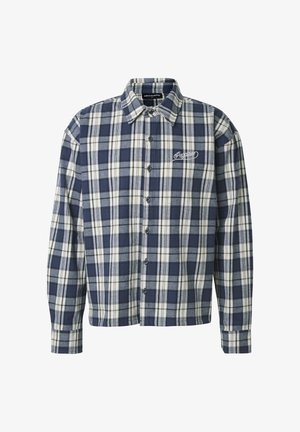 Cămașă cu nasturi, cu mâneci lungi, cu carouri albastre și gri, cu guler și logo-ul „Pegador” brodat pe pieptul stâng.