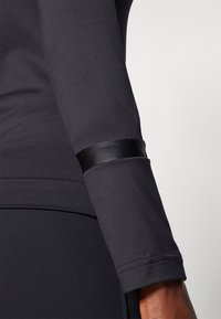 Toni Sailer AMIE - Langarmshirt - black