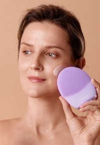Foreo FOREO SUPERCHARGED HA+PGA TRIPLE ACTION INTENSE MOISTURIZER  15 ML - Fuktighetskräm