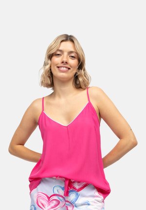 - Koszulka do spania