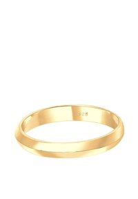 Goldfarbener Ring mit einer glatten, polierten Oberfläche und einem schmalen, flachen Band mit einem leichten Drehdesign. Innen mit "925" markiert.