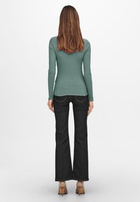 JDY HIGHNECK NOOS - Langarmshirt - grün