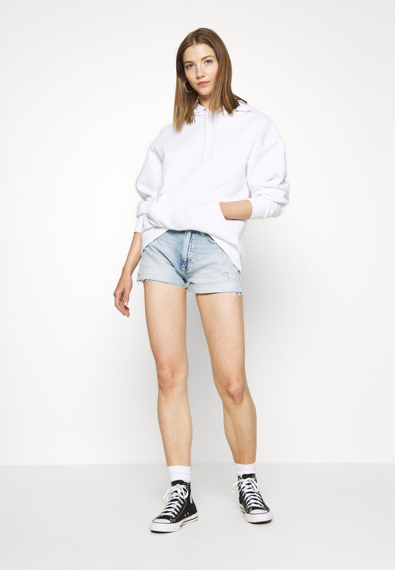 Monki Sweatshirt com capuz - white