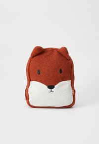 Punainen ja valkoinen plush-reppu, joka on muotoiltu ketun muotoon. Siinä on pyöreät korvat, brodeeratut silmät ja pehmeä rakenne. Vetoketjukiinnitys sivussa.