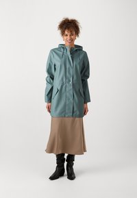 Vero Moda Tall VMMALOU COATED JACKET  - Vodootporna jakna - balsam green