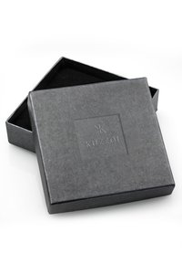 Must_black_kardboard_box_kölguses_täiendav_täpp_