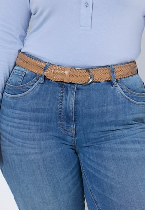 Ulla Popken, Gevlochten riem - caramel