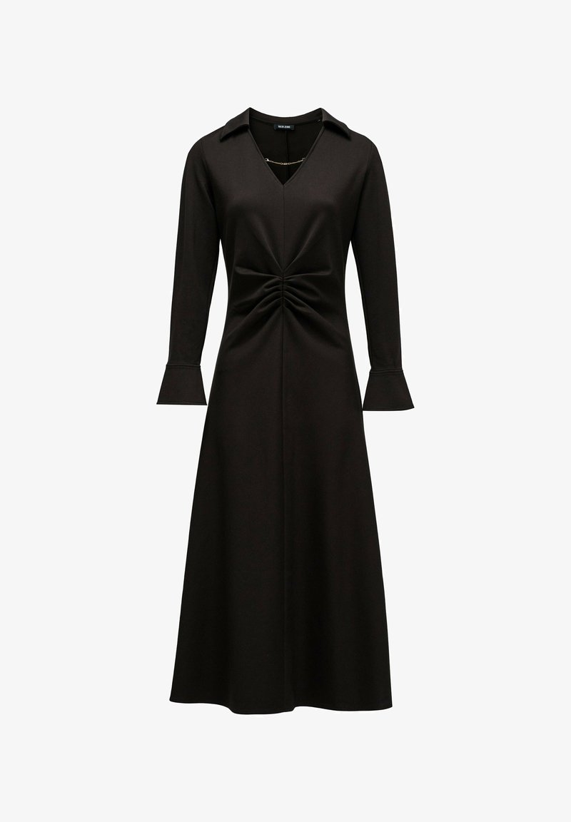 Abito nero con maniche lunghe, scollatura a V e busto arricciato. Maniche a campana e texture del tessuto liscia per una silhouette aderente.