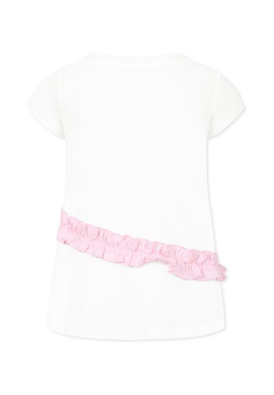 T-shirt blanc à manches courtes avec un accent froncé rose au niveau de la taille. Tissu doux avec un col rond et coupe normale.