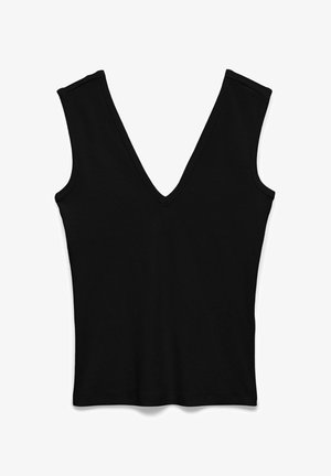 Czarny top bez rękawów z głębokim dekoltem w kształcie litery V, wykonany z miękkiego materiału, cechujący się czystymi krawędziami i prostą, smukłą sylwetką.