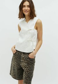 Global Funk Jeans Shorts - leopard mist
