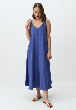 Abito blu senza maniche con scollatura a V e silhouette fluida di lunghezza midi. Realizzato in un tessuto morbido, presenta un design pulito e una vestibilità comoda.