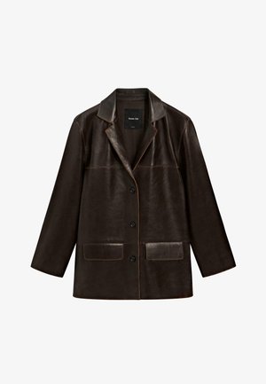 Braune Lederjacke mit Reverskragen, zwei Fronttaschen und schwarzem Knopfverschluss. Sie verfügt über kontrastierende Nähte und einen kastigen Schnitt.