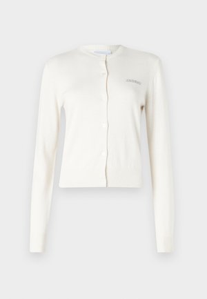 Cardigan bianco, con polsini e orlo a costine, scollo rotondo, chiusura a bottoni, presenta una piccola scritta grigia ricamata "2ND DAY" sul lato sinistro.